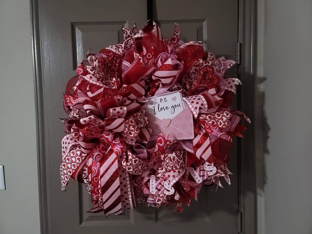 Valentine's wreath, winter wreath, Everyday wreath, door hanger